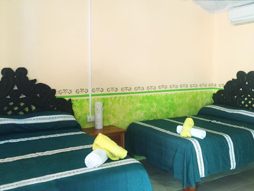Hotel Hacienda La Catrina Остров Холбокс Экстерьер фото